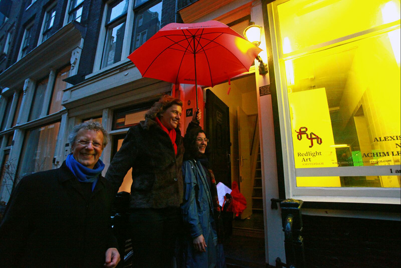 Wethouder Carolien Gehrels met curator Angela Serino